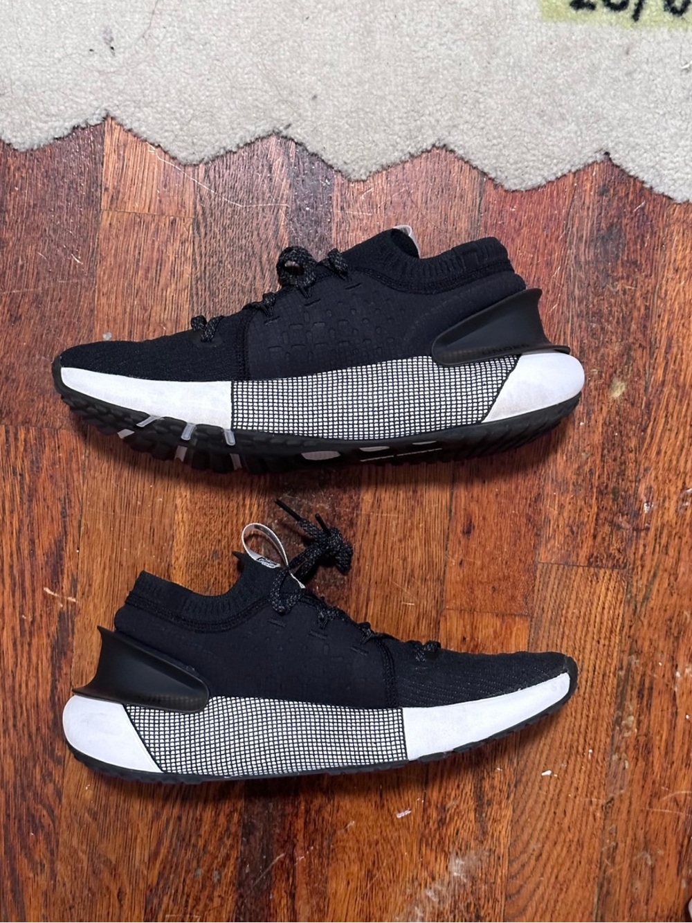 BARELY worn men's size 10 Under Armour HOVR - Picture 2 of 4